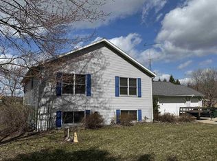 E8032 E Lake Virginia Rd, Reedsburg, WI 53959