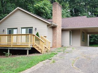 128 Huntington Rd, Ridgeway, VA 24148