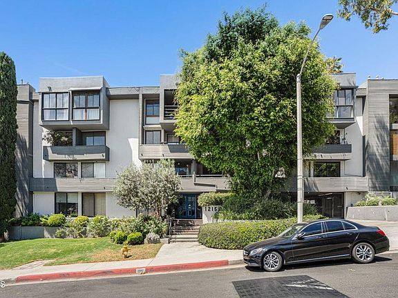 3rd image of 1215 N Olive Dr APT 208