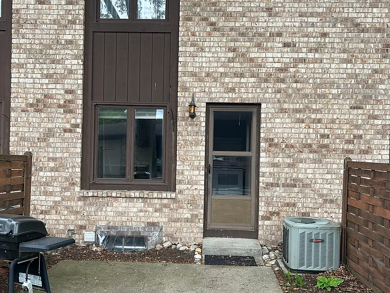 6554 Woodhall Dr — Photo 4