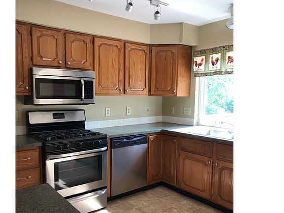5th image of 363 Towerwood Dr
