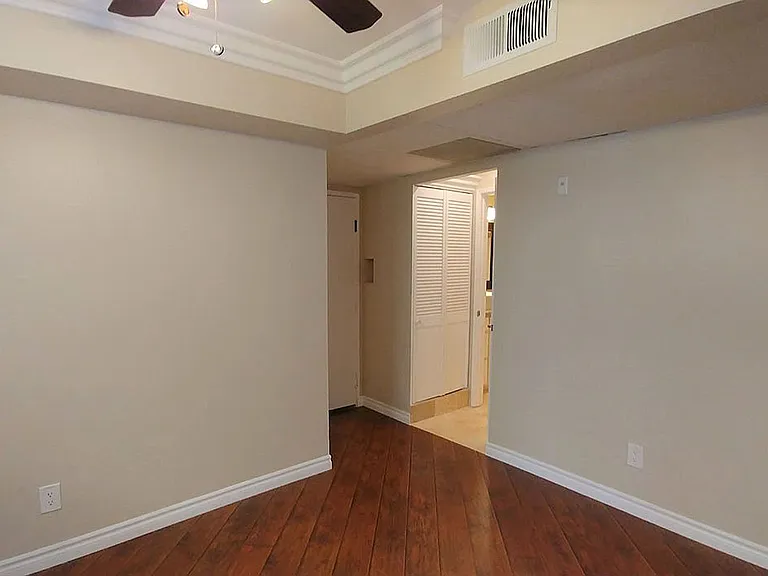 Villa De Adel Apts — Photo 170
