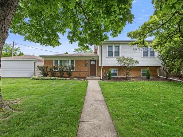 939 Long Rd, Glenview, IL 60025