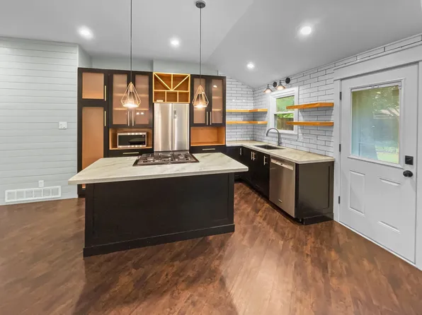 1108 E Russell Ave, Carrollton, TX 75006