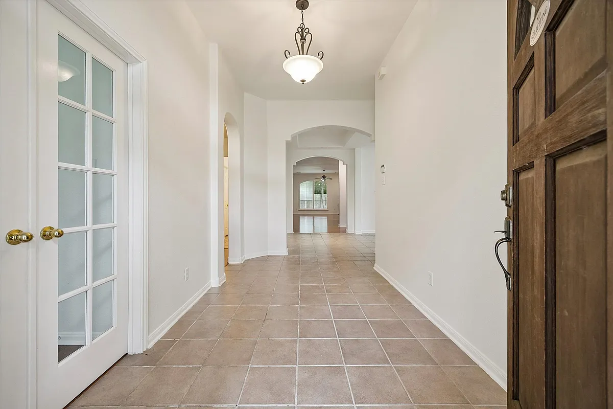 Building Photo - 9010 Meacham Way