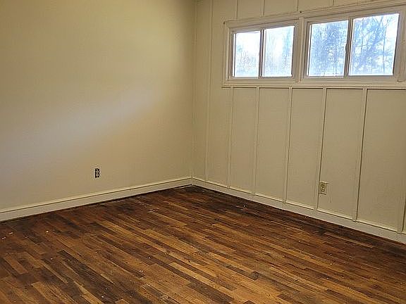 4th image of 110 Tanglewood Dr
