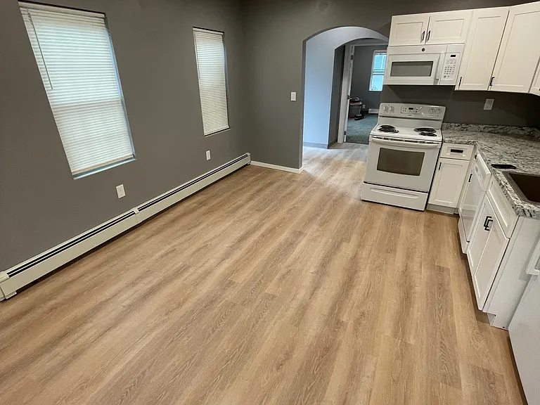 89-93 Franklin St #1R — Photo 2