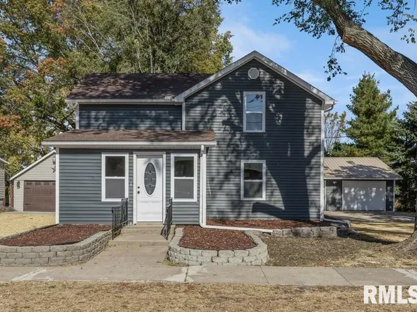 402 2nd Ave, Low Moor, IA 52757