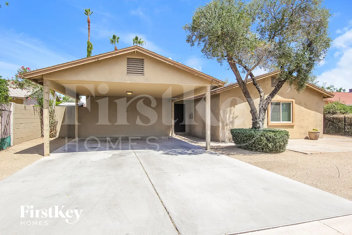 Building Photo - 2722 E Cactus Rd