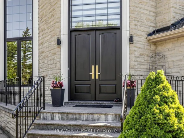 315 N Lake Rd, Richmond Hill, ON L4E 3A2