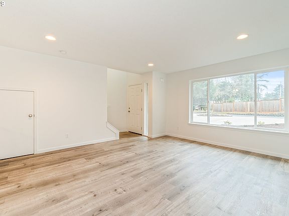 5th image of 2250 NE Surf Ave