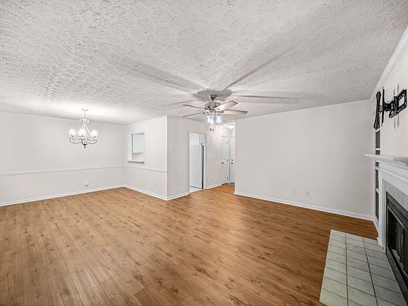 5th image of 103 Autumn Chase Dr