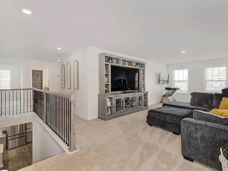 6231 Graymount Trl — Photo 15