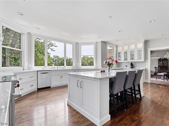 8th image of 34 Orchard Rd