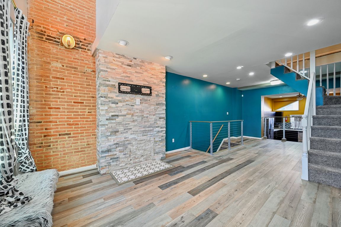 next background image