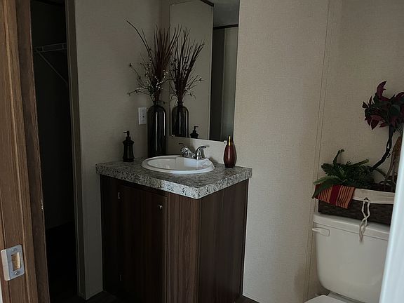 5th image of 15748 Williamson Rd