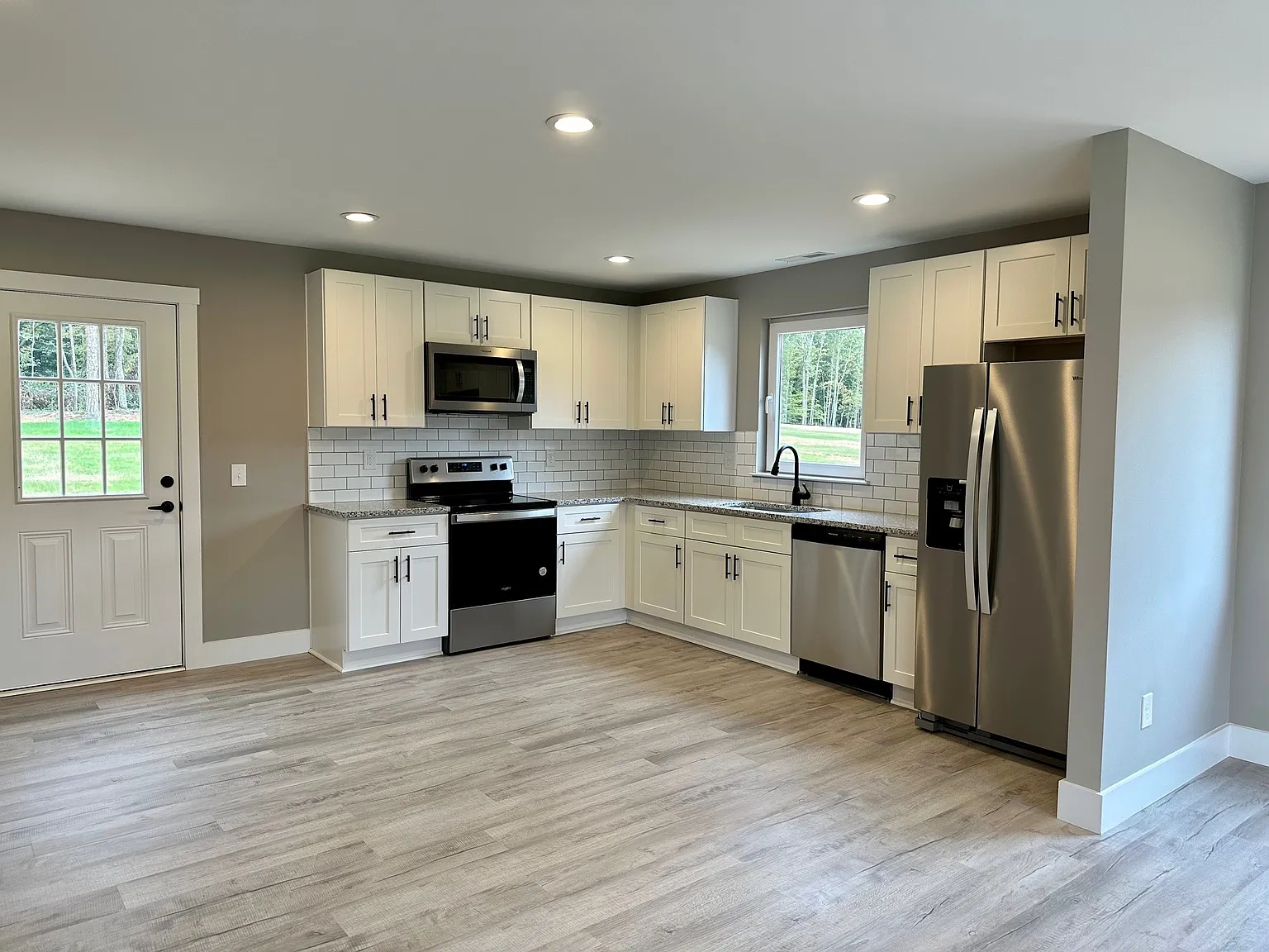 3 bed, 1300 sqft, $1,500 — Photo 4