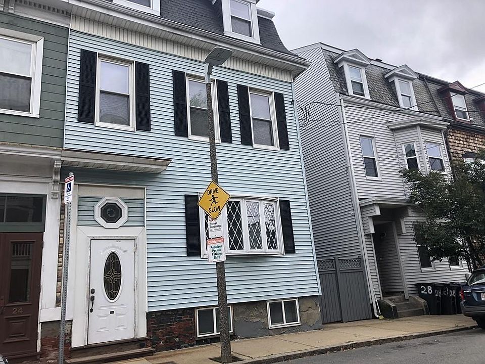2nd image of 26 Parker St