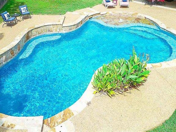 5th image of 3409 Woodview Ln