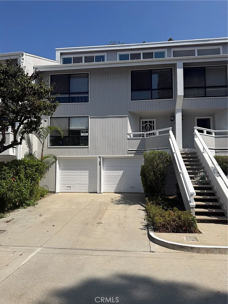 3 bed, 3.0 bath, 1778 sqft, $5,500 — Photo 2