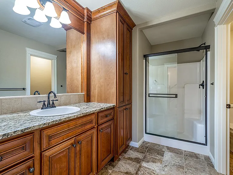 5103 NE 7th Ave — Photo 17