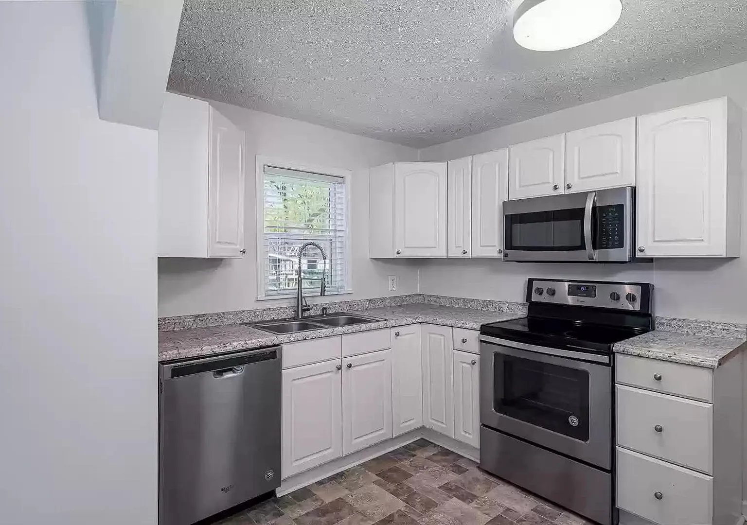 3/ 1 Home for Rent! — Photo 3