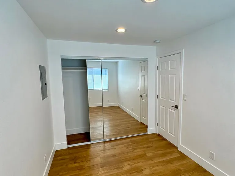 4542 N Lakewood Blvd. — Photo 8