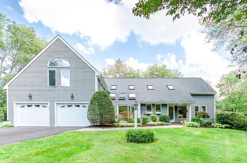 1st image of 28 Hilltop Cir
