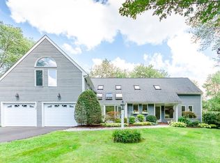 28 Hilltop Cir, West Newbury, MA 01985