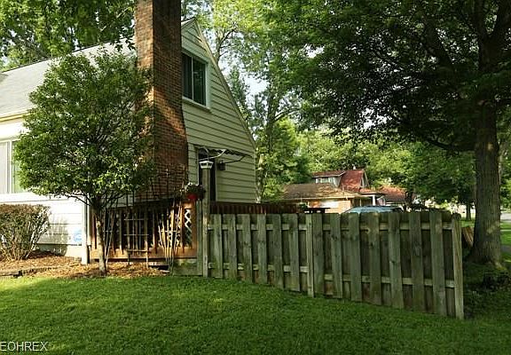 2nd image of 1008 Central Parkway Ave SE