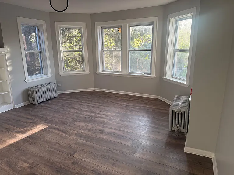 7353 S King Dr #2 — Photo 3