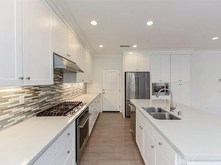 229 Rodeo — Photo 15