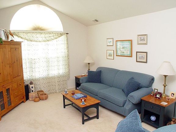 3rd image of 64 Oswestry Way #64