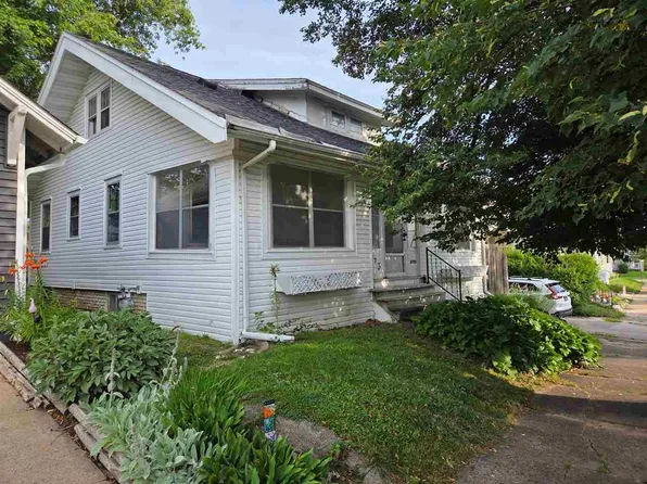 373 21st St SE, Cedar Rapids, IA 52403