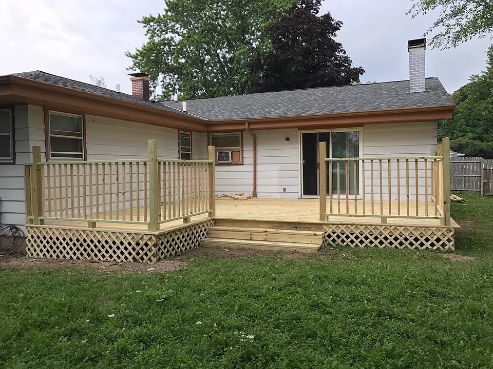 Photo - Rear - 9078 N 86th St