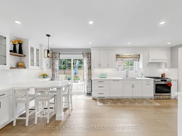 2427 Ravensthorpe Cres, Mississauga, ON L5C 2Y4