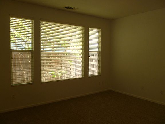 4th image of 2862 Hillcrest Rd