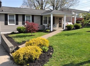 976 Glen Hayes Dr, Crescent, PA
