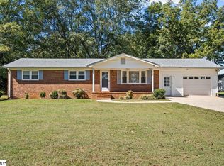 174 Berry Rd, Boiling Springs, SC 29316
