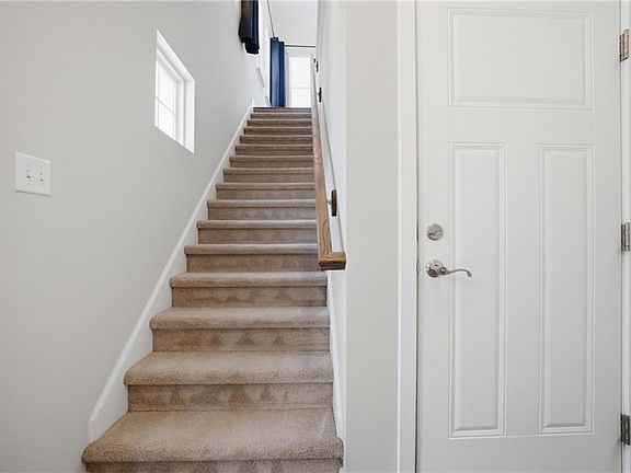 5th image of 212 Fishers Ct