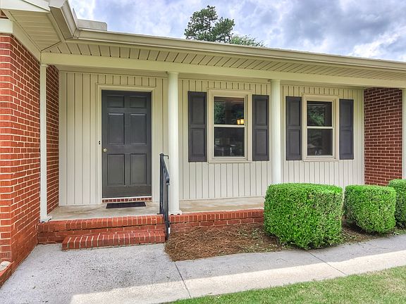 3rd image of 4137 Englewood Dr