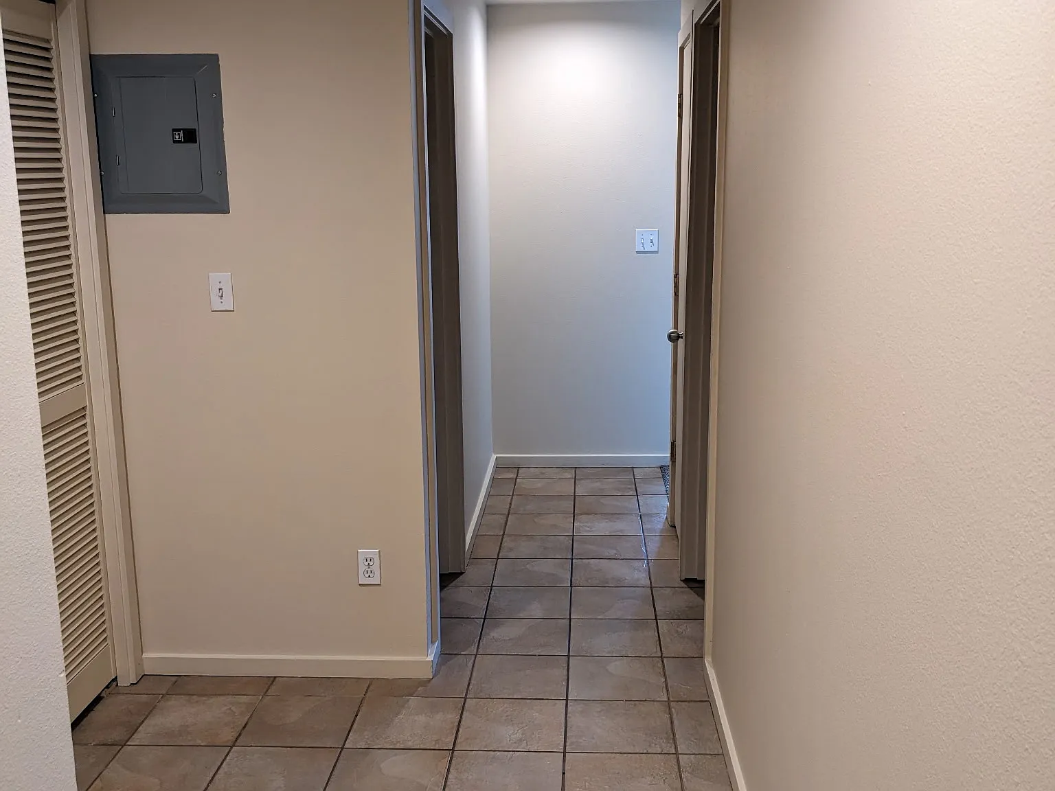 2 bed, 900 sqft, $2,300 — Photo 3