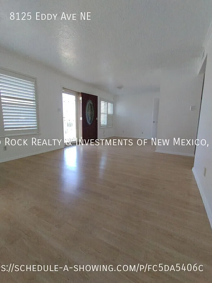 Gorgeous single story home in La Cueva High School District! — Photo 4