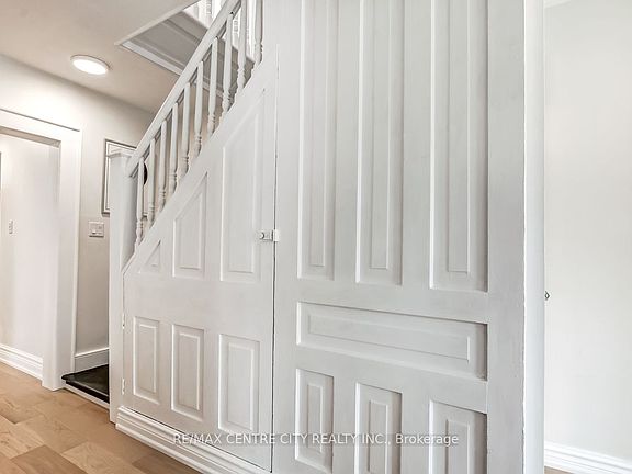 5th image of 233 Colborne St