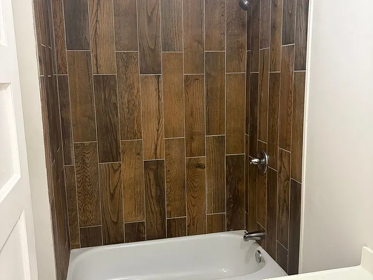 723 Hall St — Photo 14