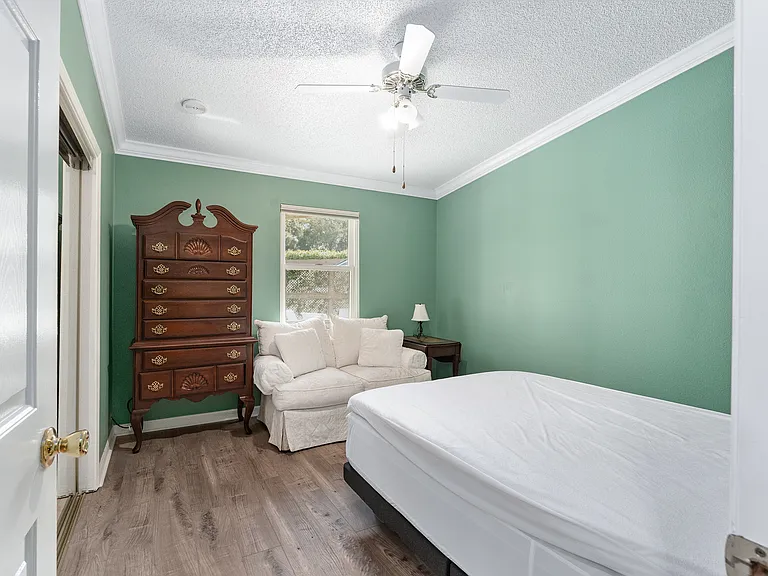 1401 W Schwartz Blvd — Photo 15