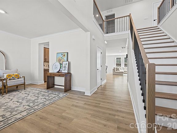 4th image of 213 Miramar Dr