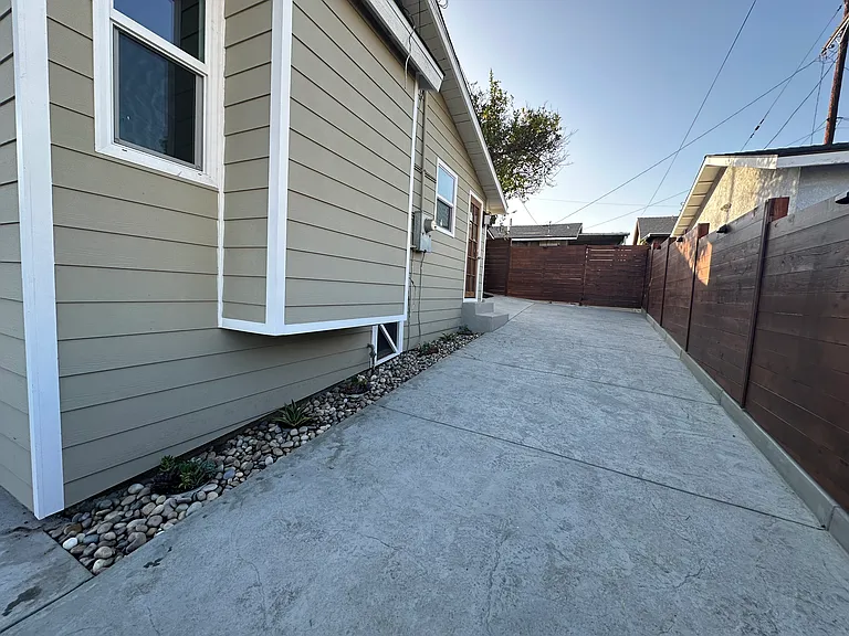 3421 Whiteside St — Photo 21