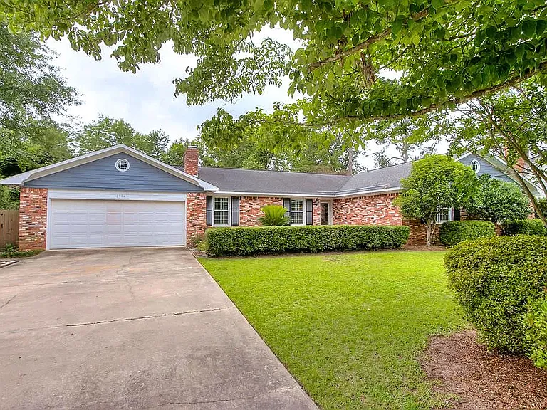2704 Powhatan Dr — Photo 2