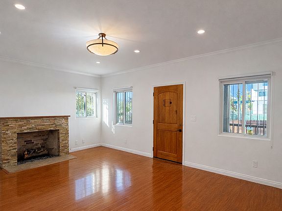 3rd image of 1202 N Detroit St #1